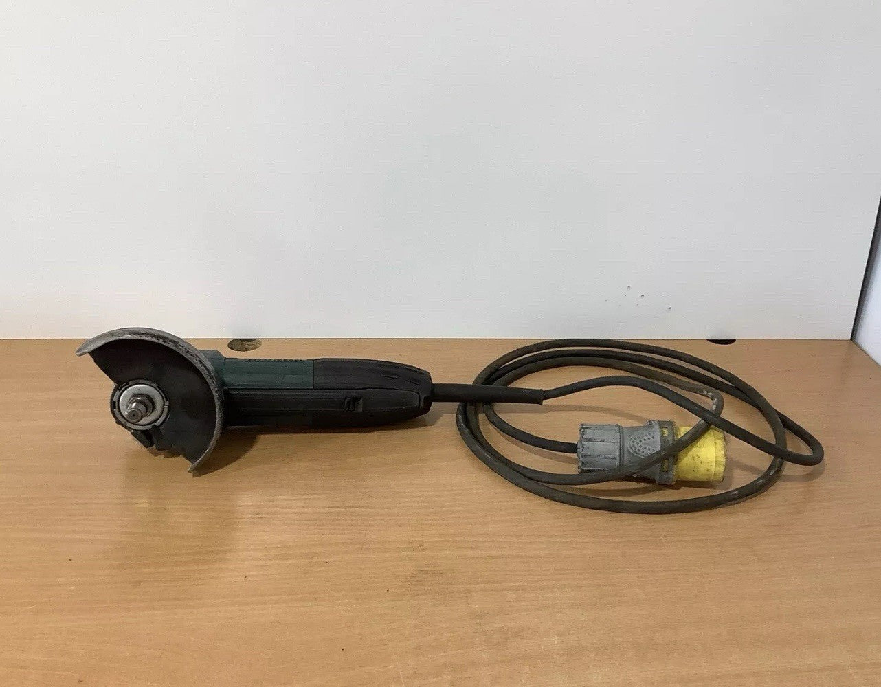 MAKITA GA4530 4 1/2 Angle Grinder 110v