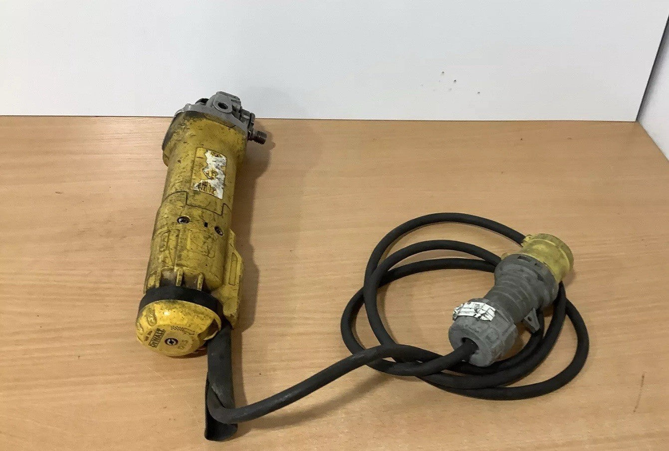DEWALT DWE4206 - LX TYPE 3 110V ANGLE GRINDER - 115 MM 1010 W - 11000/Min