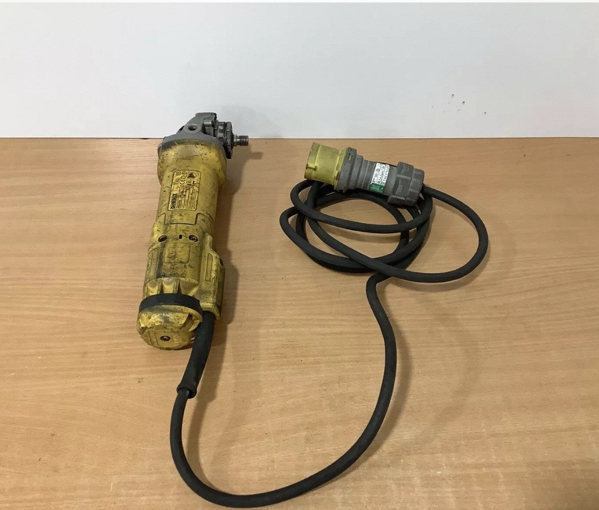 DEWALT DWE4206 - LX TYPE 3 110V ANGLE GRINDER - 115 MM 1010 W - 11000/Min