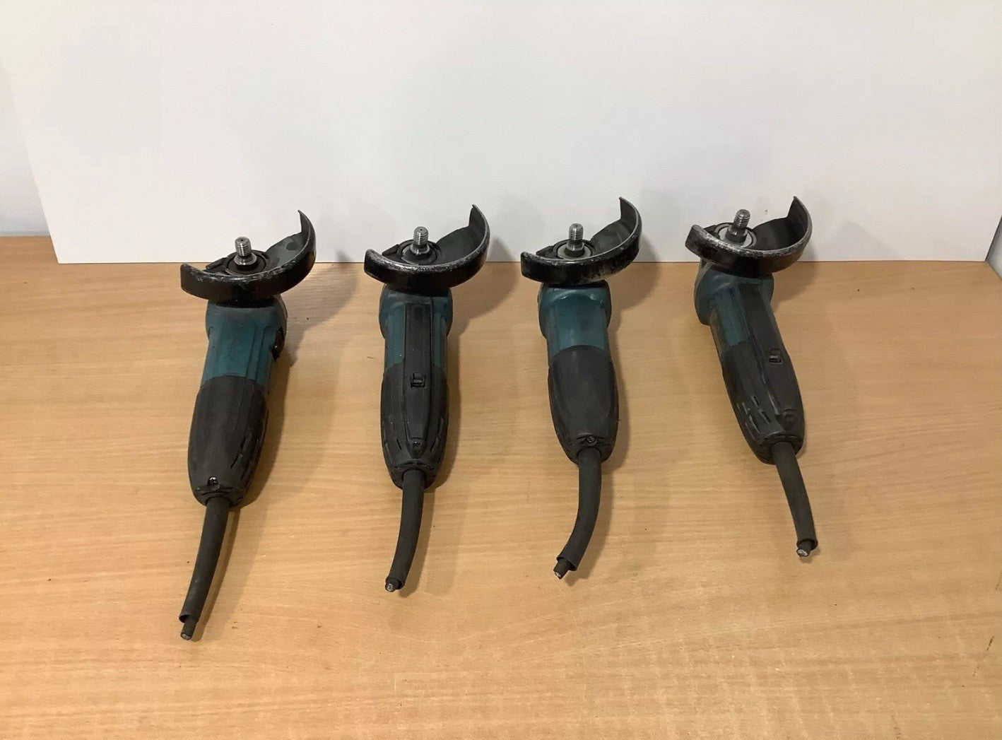 MAKITA GA4530 4 1/2 Angle Grinder 110v Spears and Reapers